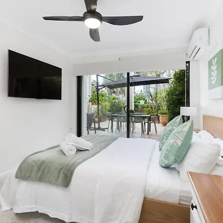 Spacious 2 Bed/2 Bath Garden Aircon Apartment