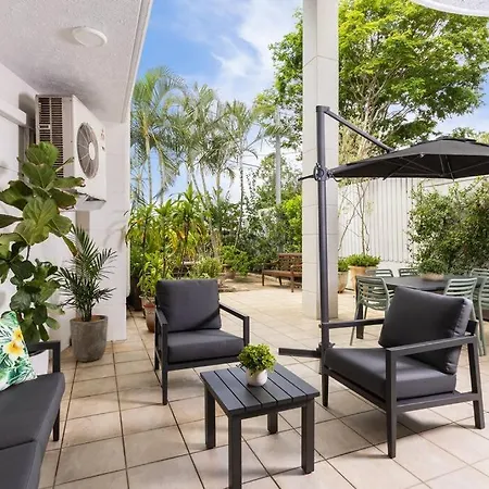 Spacious 2 Bed/2 Bath Garden Aircon *