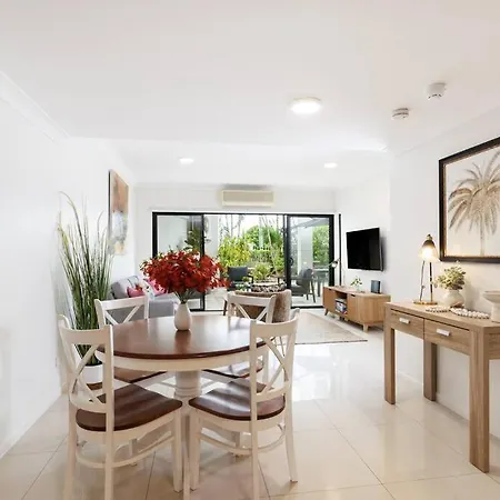 Spacious 2 Bed/2 Bath Garden Aircon * Brisbane