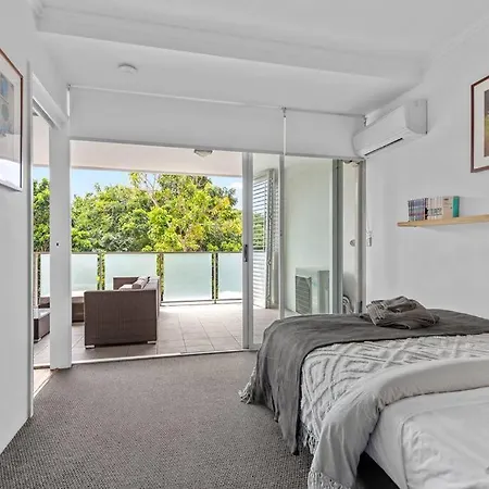Spacious & Peaceful! 1bed/2bath/1car ~ Cbd