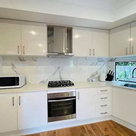 Apartment Modern 2 Bedrooms House Close To Qeii Hospital & Grifith Uni
