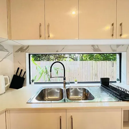 Apartment Modern 2 Bedrooms House Close To Qeii Hospital & Grifith Uni *