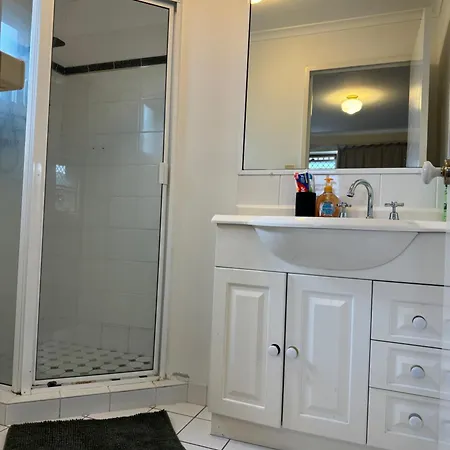 Clayfield Master Bedroom In Share Homestay Brisbane