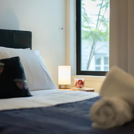Balmoral - Airy & Light-filled Edge Comfort *