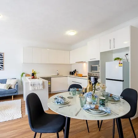 Balmoral - Airy & Light-filled Edge Comfort * Brisbane