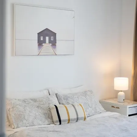 2br For 6ppl W Free Parking South Bne Apartment *