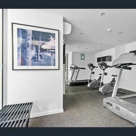 Discover Urban Bliss In Our 1-bedroom King Bed Apartment! Views And Cultural Gems Apartment *
