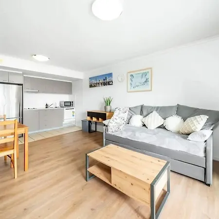Offline - New! Spacious 1br Unit With Parking & Balcony Brisbane