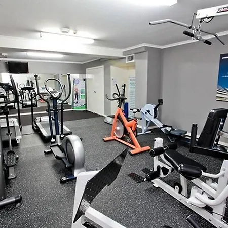 Offline - New! Spacious 1br Unit With Parking & Balcony Brisbane