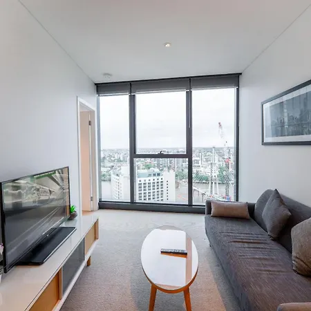 Cbd Riverview 2b1b W Shared Pool, Gym Apartment *