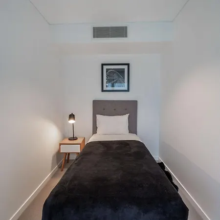 Cbd Riverview 2b1b W Shared Pool, Gym Brisbane