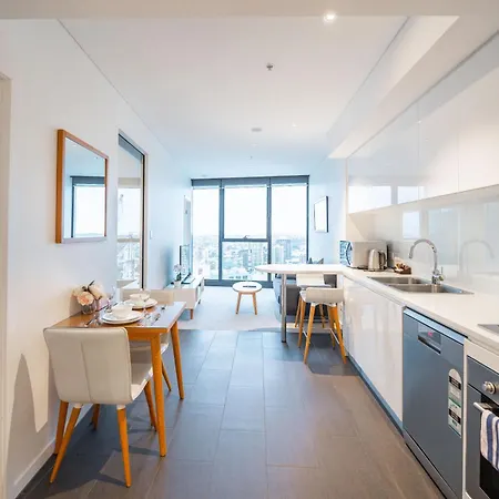 Cbd Riverview 2b1b W Shared Pool, Gym *