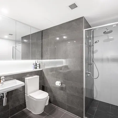 Cbd Riverview 2b1b W Shared Pool, Gym Apartment *