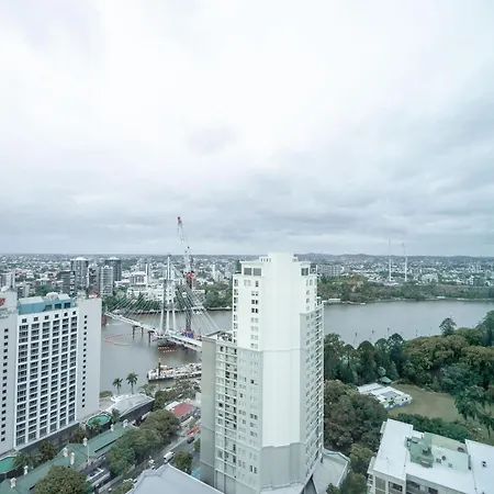 Cbd Riverview 2b1b W Shared Pool, Gym *