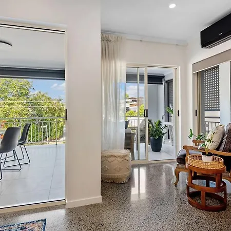 The Summer Home! 2bed/2bath/1car/balcony ~ Bulimba * Brisbane