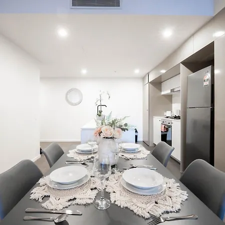Urban Elegance 2b2b W Parking, Pool South M1