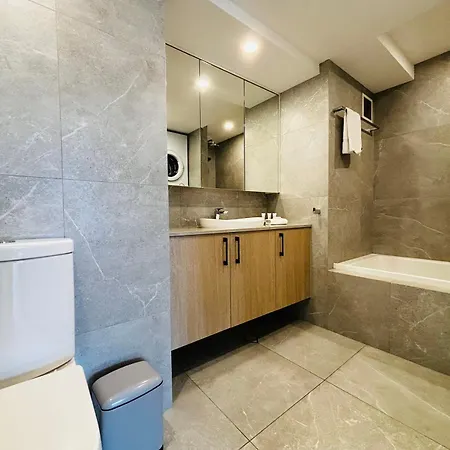 Aparthotel River Plaza