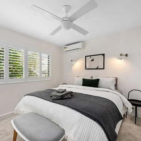 Stylish & Sweet In New Farm ~ 2 Bed/1 Bath /1 Car * Brisbane