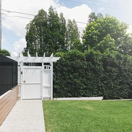 Urban Getaway Bardon Luxe 3 Bed 2 Bath And Pool * Brisbane