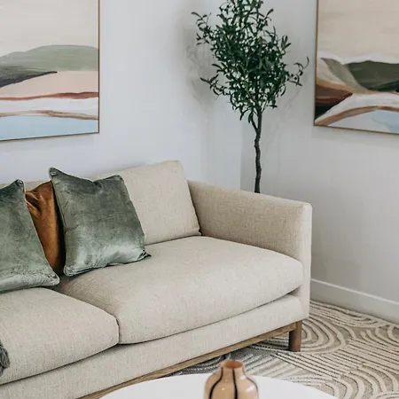 Urban Getaway Bardon Luxe 3 Bed 2 Bath And Pool *