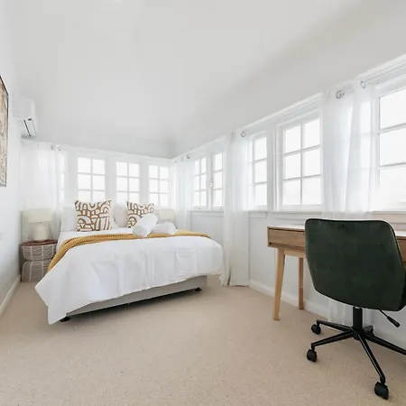 Urban Getaway Bardon Luxe 3 Bed 2 Bath And Pool Holiday home