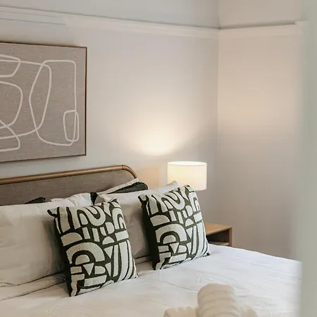 Urban Getaway Bardon Luxe 3 Bed 2 Bath And Pool Holiday home *
