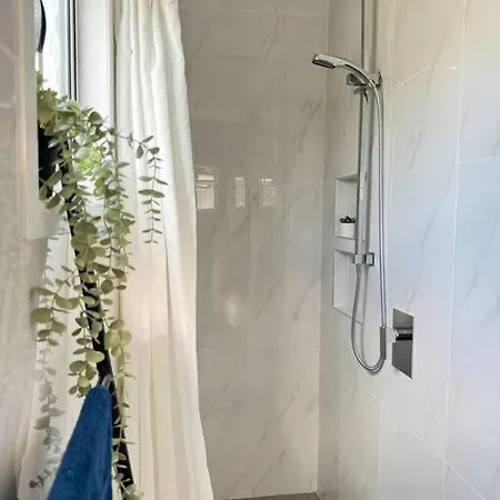 Holiday home Convenient 2 Bedroom House Unit In Salisbury *