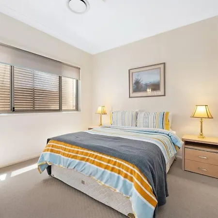 Impeccable Modern 1 Bedroom ~ Taringa Brisbane