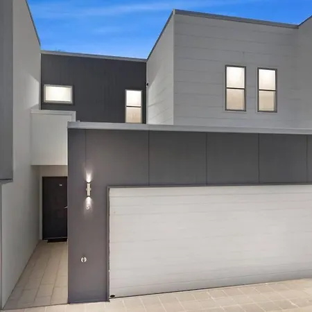 Stunning 3-bedroom Townhouse