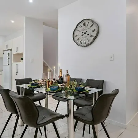 Stunning 3-bedroom Townhouse *