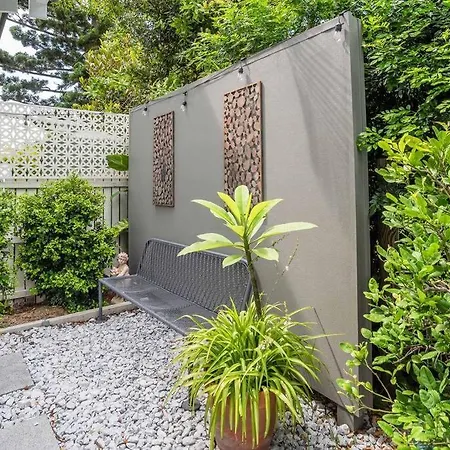 Birdsong Yeronga - Inner Village Sanctuary