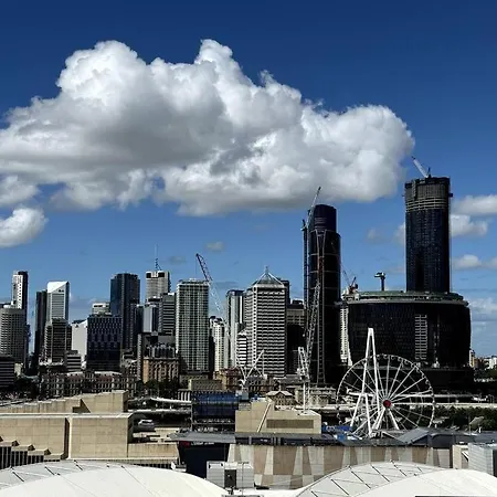 Stylish 1br W Infinite Pool In South Apartment Brisbane