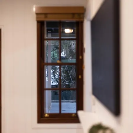 Serene 3 Bedroom Inner Retreat Highgate Hill Brisbane