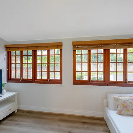Holiday home Charming 3br Inner Haven Highgate Hill *