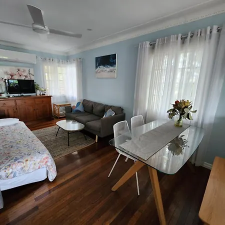 Oxley Mineral Pool & Private Suburbanstay Brisbane