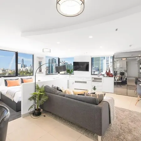 Heart Of Brisbane's Cbd High-level River Views Apartment *