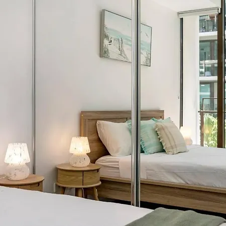 Modern 1-bdr W/ Free Car Park&fantastic Pool * Brisbane