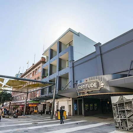 Stylish & Superb! 2bed/2bath/1car~ Walk To Cbd Apartment