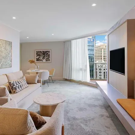 Amora 5* Brisbane