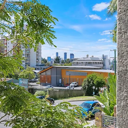 Centro At Toowong - Modern Spacious Living With Pool * Brisbane