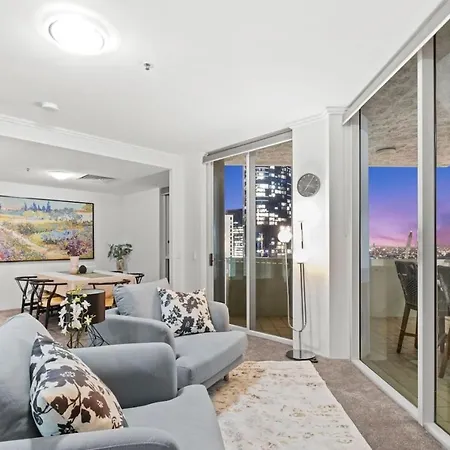 Lux Sub-penthouse With Casino Views Apartment *