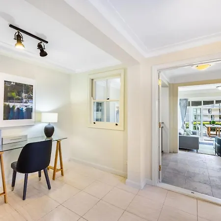 Riverside Heritage Chateau 3br South Bne