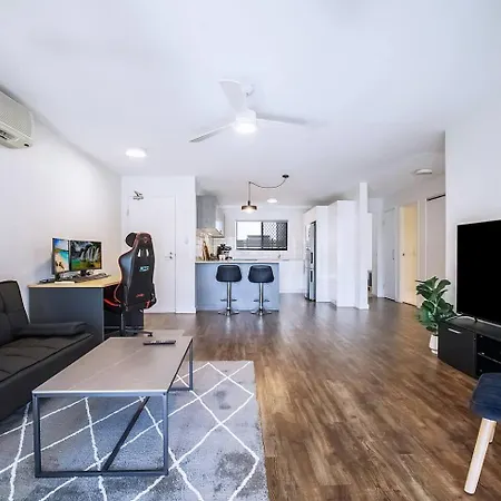 Apartment Centro At Toowong - Modern Spacious Living With Pool