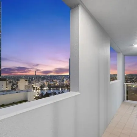 Lux Sub-penthouse With Casino Views Apartment *