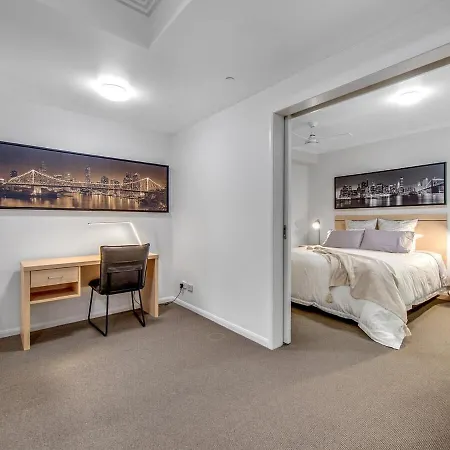 Apartment Cbd Free Parking Pool Balcony Walk To Casino