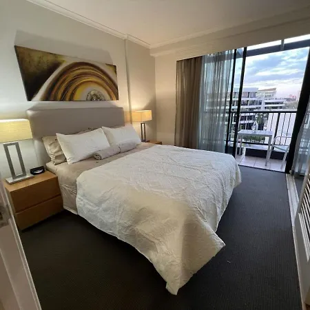 Floor River Views Near Suncorp Stadium Brisbane