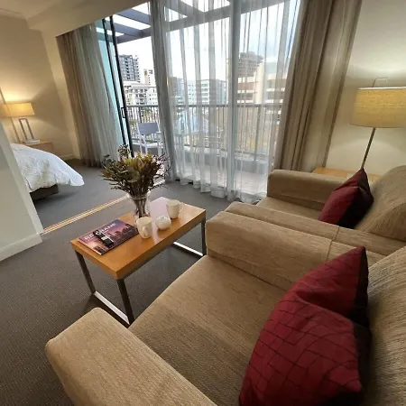 Floor River Views Near Suncorp Stadium *