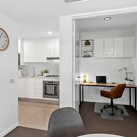 Infinity Excellence!~1bed/1bath/office/1car~views!