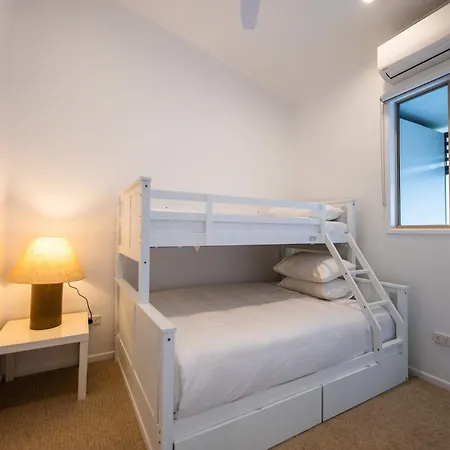 3 Bedrooms 2 Bathrooms W Parking & Pool