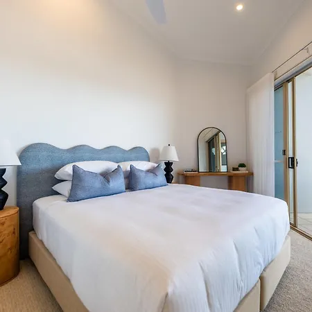 Apartment 3 Bedrooms 2 Bathrooms W Parking & Pool *